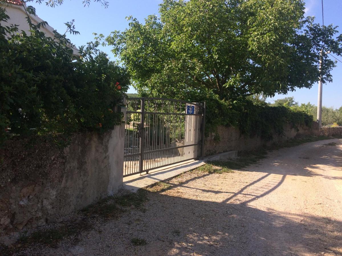 Holiday Home "Kike & Mara" Drniš Екстериор снимка